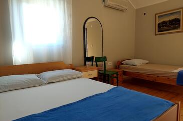 Ferienhaus mit Parkplatz Peroj, Fazana - 24246