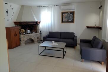 Ferienhaus mit Parkplatz Peroj, Fazana - 24246