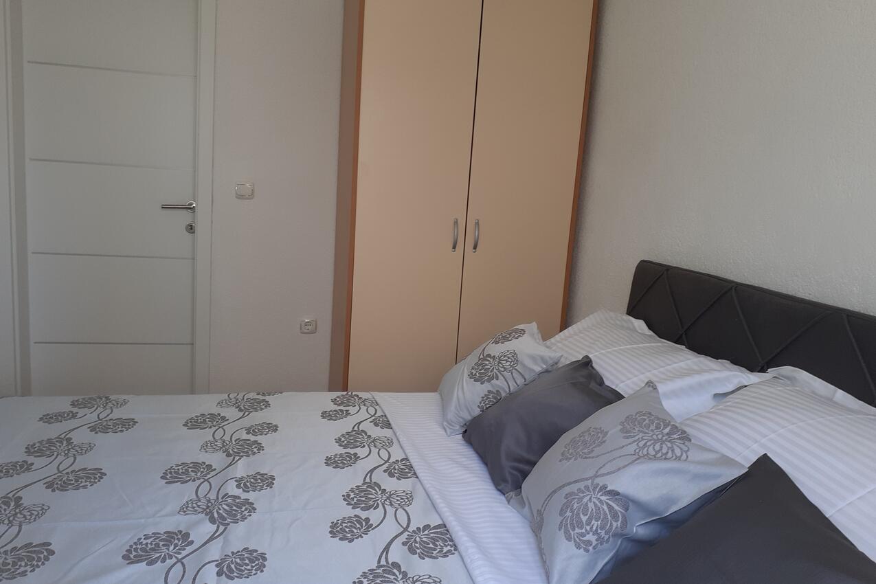 Appartements avec piscine pour les familles avec enfants Povlja, Brac - 24248