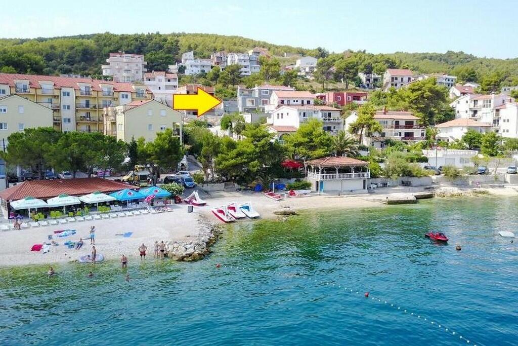 Ferienwohnungen am Meer mit Pool Arbanija, Ciovo - 24254
