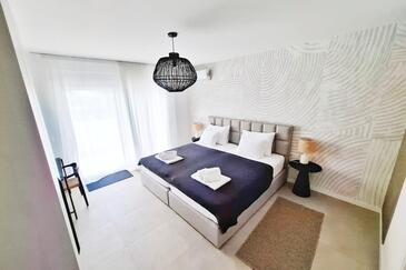 Hiša za družino z bazenom Povljana, Pag - 24256