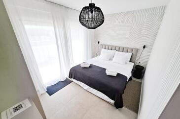 Hiša za družino z bazenom Povljana, Pag - 24256