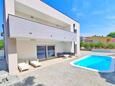 Povljana, Pag, Giardino 24256 - Casa vacanze con la spiaggia ghiaiosa.