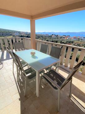 Apartmanok családok részére medencével Sveti Petar, Biograd - 24260