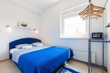 Lejligheder med pool egnet til familier med børn Sveti Petar, Biograd - 24260