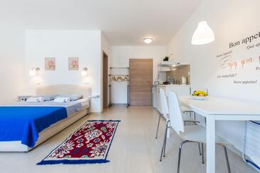 Ferienwohnungen mit Pool für Familien Sveti Petar, Biograd - 24260
