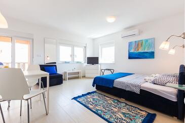 Apartmaji z bazenom za družine z otroci Sveti Petar, Biograd - 24260