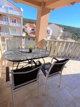 Apartmaji z bazenom za družine z otroci Sveti Petar, Biograd - 24260