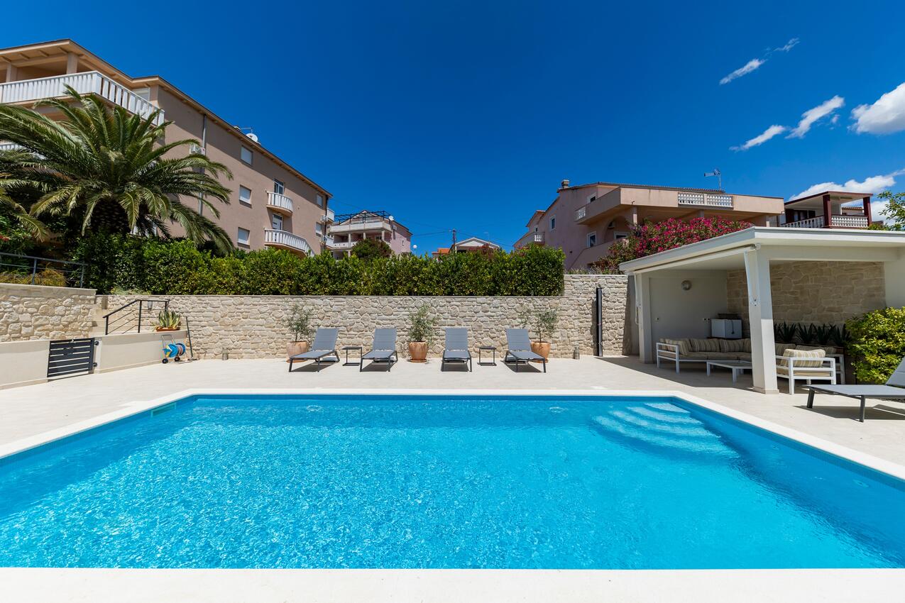 Ferienwohnungen mit Pool für Familien Sveti Petar, Biograd - 24260