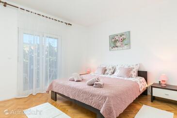 Apartmanok a tenger mellett Slatine, Ciovo - 24266