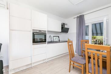 Apartments by the sea Slatine, Čiovo - 24266
