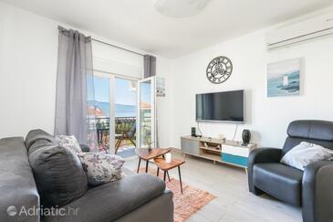 Apartmanok a tenger mellett Slatine, Ciovo - 24266