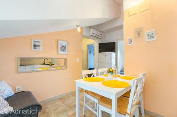 Apartments by the sea Slatine, Čiovo - 24266