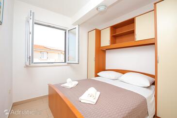 Apartments by the sea Slatine, Čiovo - 24266