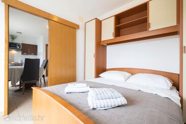 Apartments by the sea Slatine, Čiovo - 24266