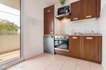 Apartments by the sea Slatine, Čiovo - 24266