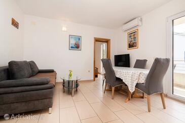 Apartments by the sea Slatine, Čiovo - 24266