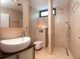 Duga, Badkamer 5 in accommodatietype house, WiFi.