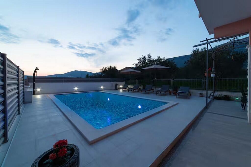 Appartamenti con piscina Kastel Stari, Castelli - Kaštela - 24273