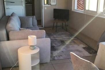 Bilice, Stue i overnattingstype apartment, klimaanlegg tilgjengelig jeg kjæledyr tillatt.