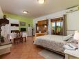Rovinj, Ložnice v ubytování typu studio-apartment, s klimatizací a WiFi.