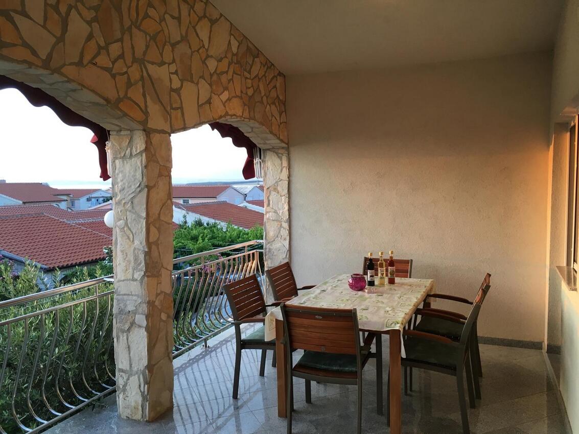 Apartments with parking space Vir - 24289