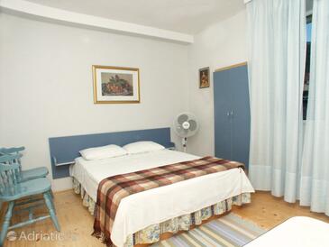 Apartmaji ob morju Komiža, Vis - 2429 Adriatic.hr