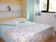 Živogošće - Blato, Bedroom 2 in the apartment, air condition available and WiFi.