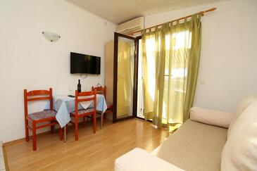 Živogošće - Blato, Sala de estar en alojamiento de tipo apartment, aire acondicionado disponible y WiFi.