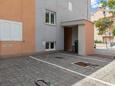 Makarska, Makarska, Parkirišče 24301 - Apartmaji s prodnato plažo.