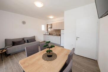 Apartments and rooms by the sea Palit, Rab - 24303