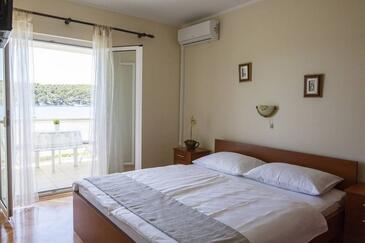 Apartmaji in sobe ob morju Palit, Rab - 24303