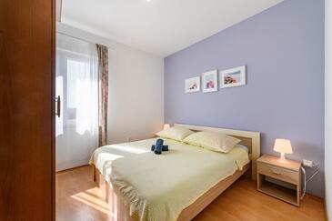 Ferienwohnungen mit Parkplatz Raslina, Krka - 24304