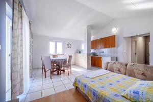 1-Zimmer-Ferienwohnung Raslina, Krka (A-24304-a)