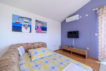 Ferienwohnungen mit Parkplatz Raslina, Krka - 24304