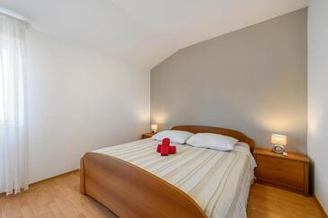 Lejlighedens parkeringsplads Raslina, Krka - 24304