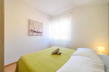 Lejlighedens parkeringsplads Raslina, Krka - 24304