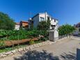 Raslina, Krka, Overnatting 24304 - Leiligheter med en rullesteinstrand.