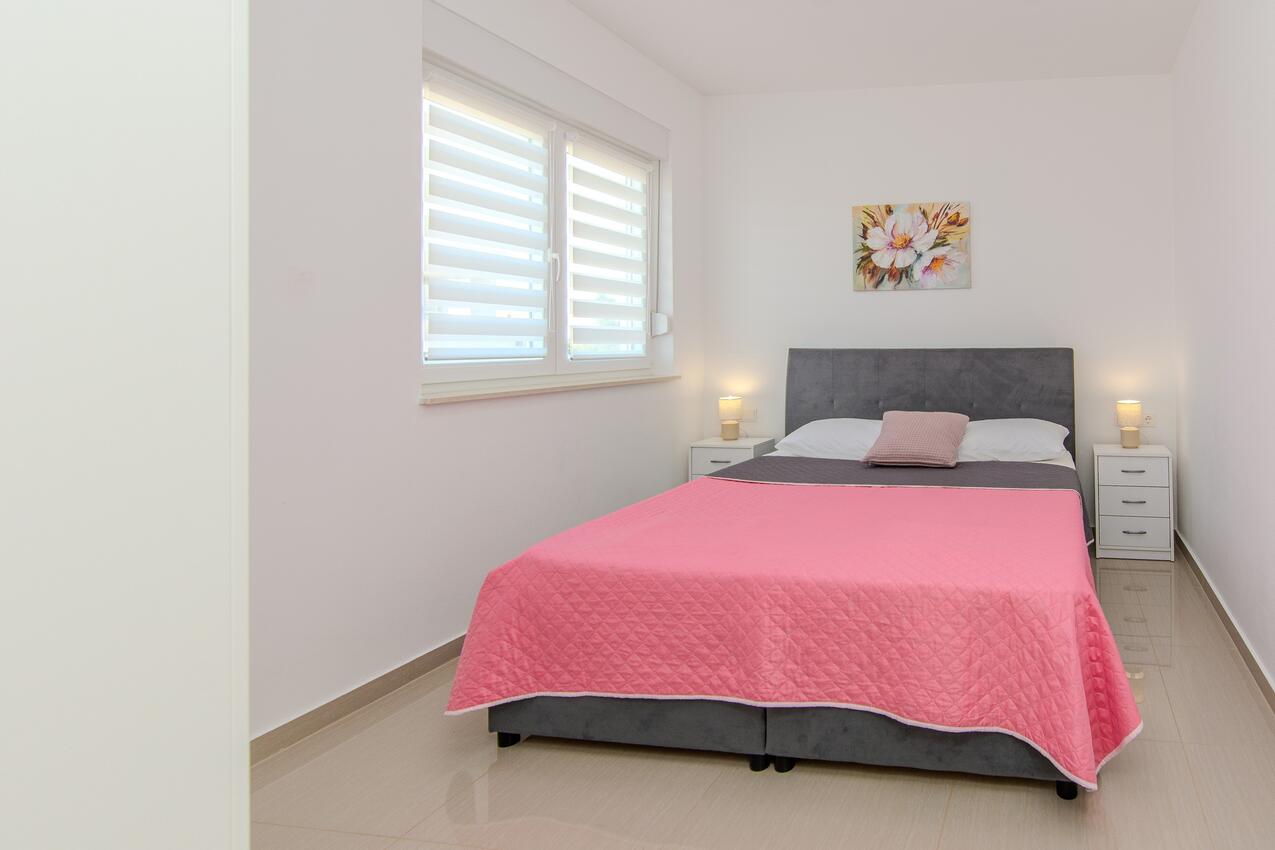 Leiligheter med parkering Vir - 24307