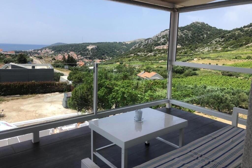 Ferienwohnungen und Zimmer mit Pool Hvar - 24309