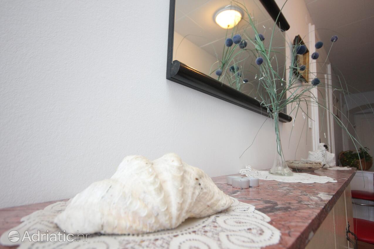 Giardino - Appartamenti e camere accanto al mare Comisa - Komiža, Lissa - Vis