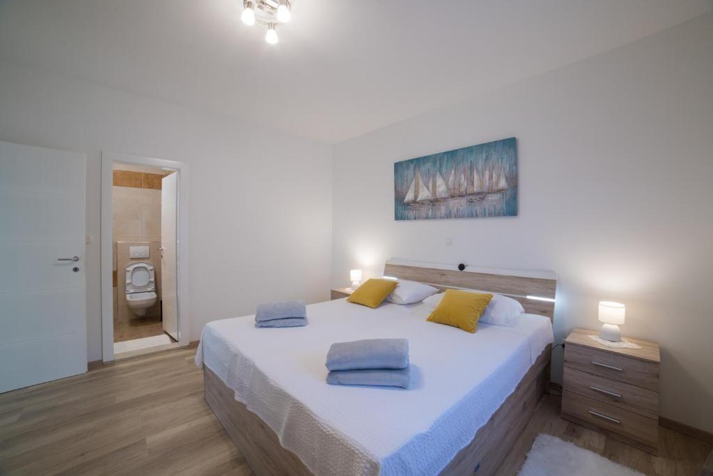 Appartamenti con parcheggio Kastel Kambelovac, Castelli - Kaštela - 24311