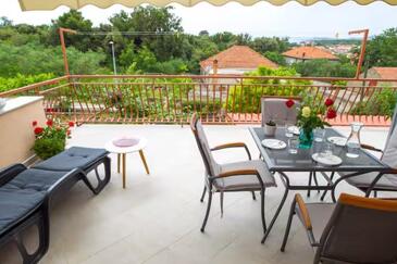 Ferienwohnungen mit Parkplatz Pakostane, Biograd - 24315