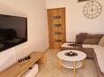 Lokva Rogoznica, Obývací pokoj v ubytování typu apartment, s klimatizací a WiFi.