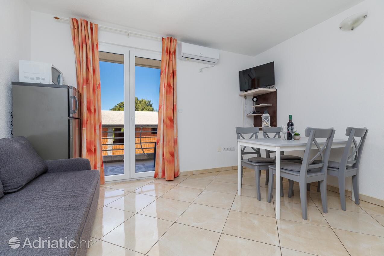 Apartments by the sea Lokva Rogoznica, Omiš - 24321