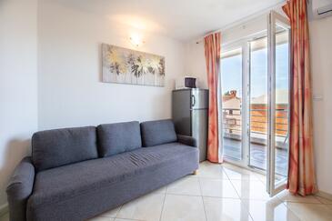 Lokva Rogoznica, Camera di soggiorno nell'alloggi del tipo apartment, condizionatore disponibile e WiFi.