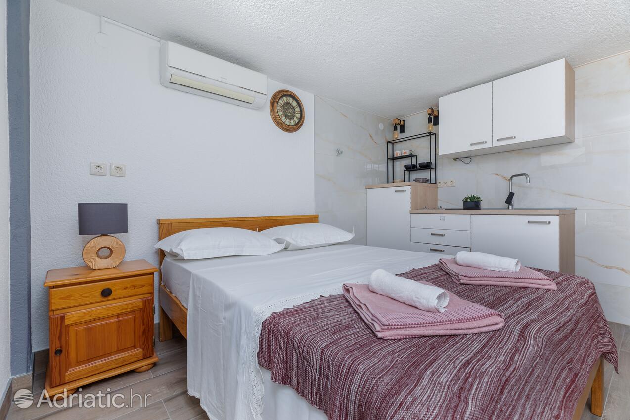 Apartments by the sea Lokva Rogoznica, Omiš - 24321