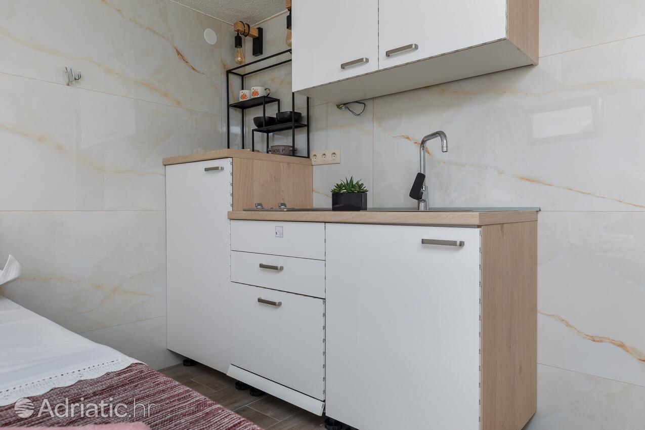 Apartments by the sea Lokva Rogoznica, Omiš - 24321