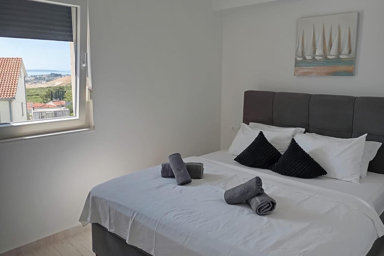 A-24324-a - Alloggi privati - Appartamenti con parcheggio Mravince, Spalato - Split