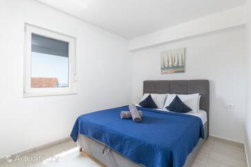 Ferienwohnungen mit Parkplatz Mravnice - Mravince, Split - 24324